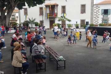 Espectáculo 'Las aventuras de Popi y Lopi' en San Juan-Telde (Foto TA)